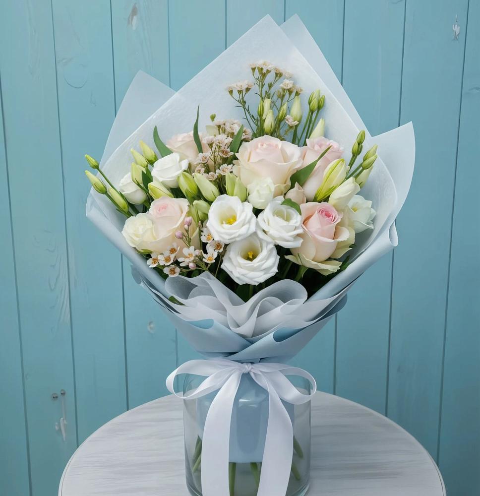 Букет цветов из: Розы и Лизиантусы в Мордвес