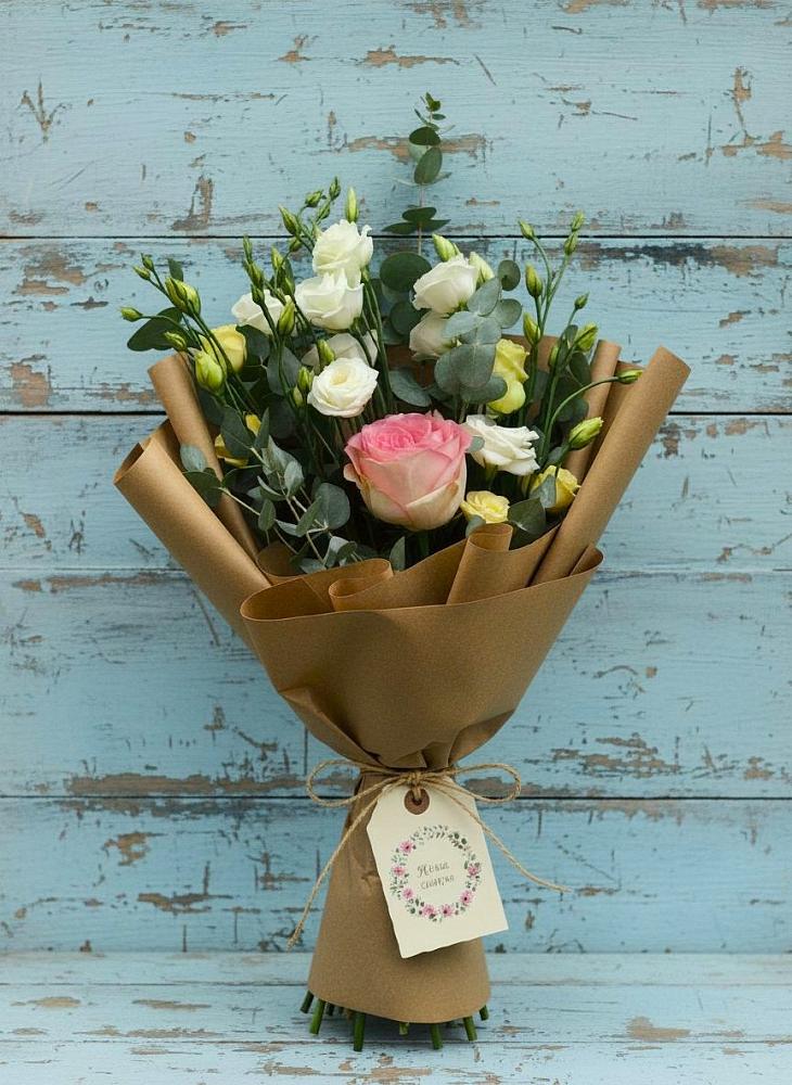 Букет цветов из: Розы и Лизиантусы в Мордвес