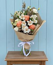 Букет цветов из:  Альстромерии, Лизиантусы, Розы и Хризантемы в Мордвес